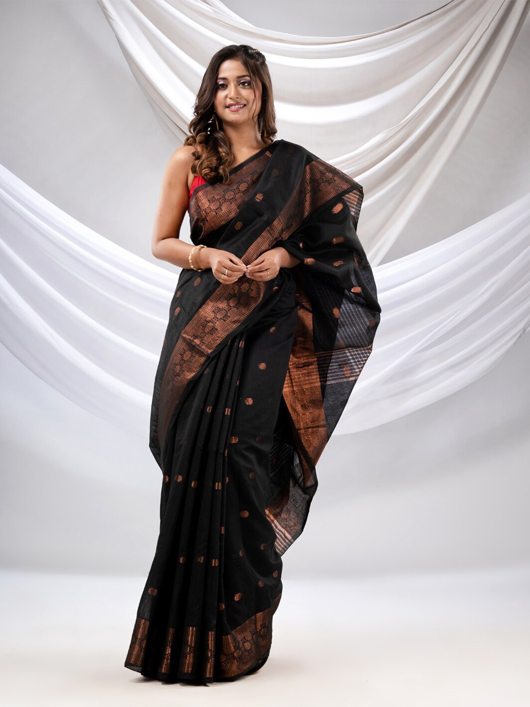 

Charukriti Ethnic Motifs Woven Design Zari Saree, Black