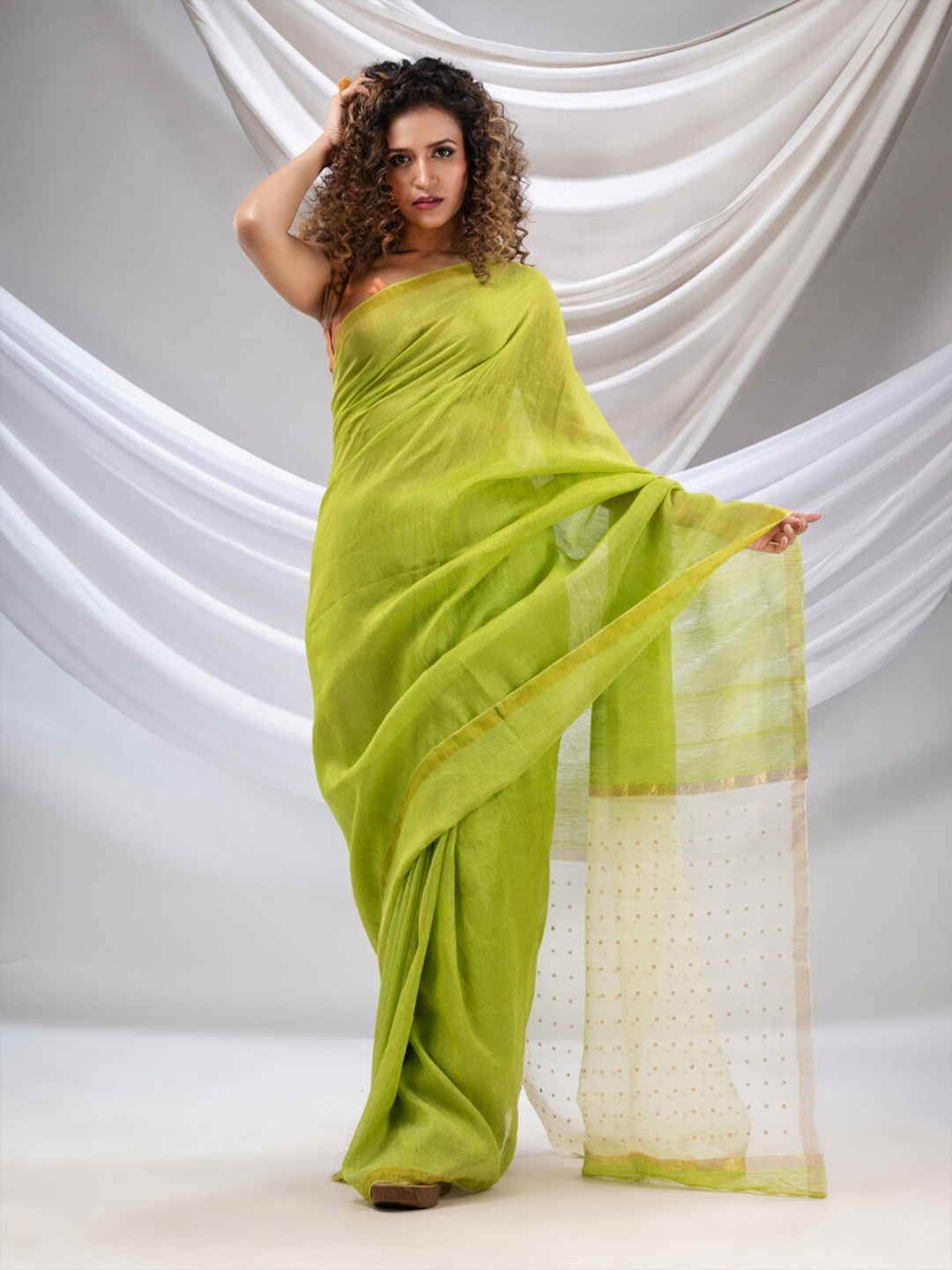 

Charukriti Zari Linen Blend Saree, Green