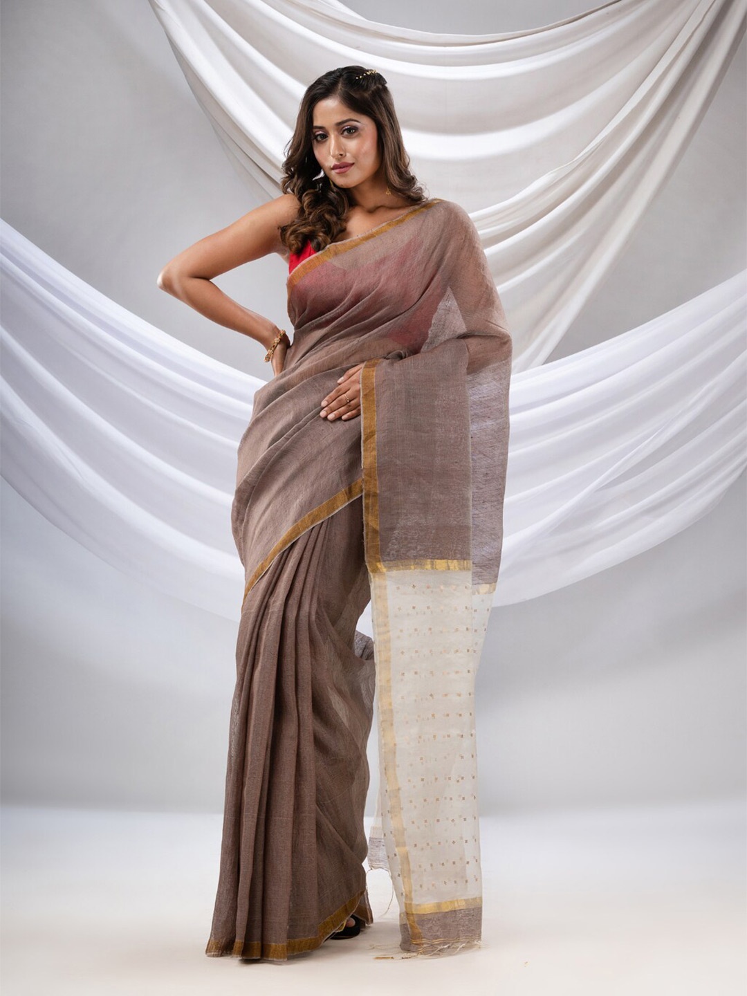 

Charukriti Zari Linen Blend Saree, Brown