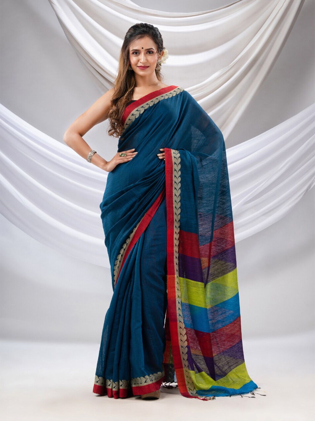 

Charukriti Pure Silk Saree With Blouse Piece, Blue