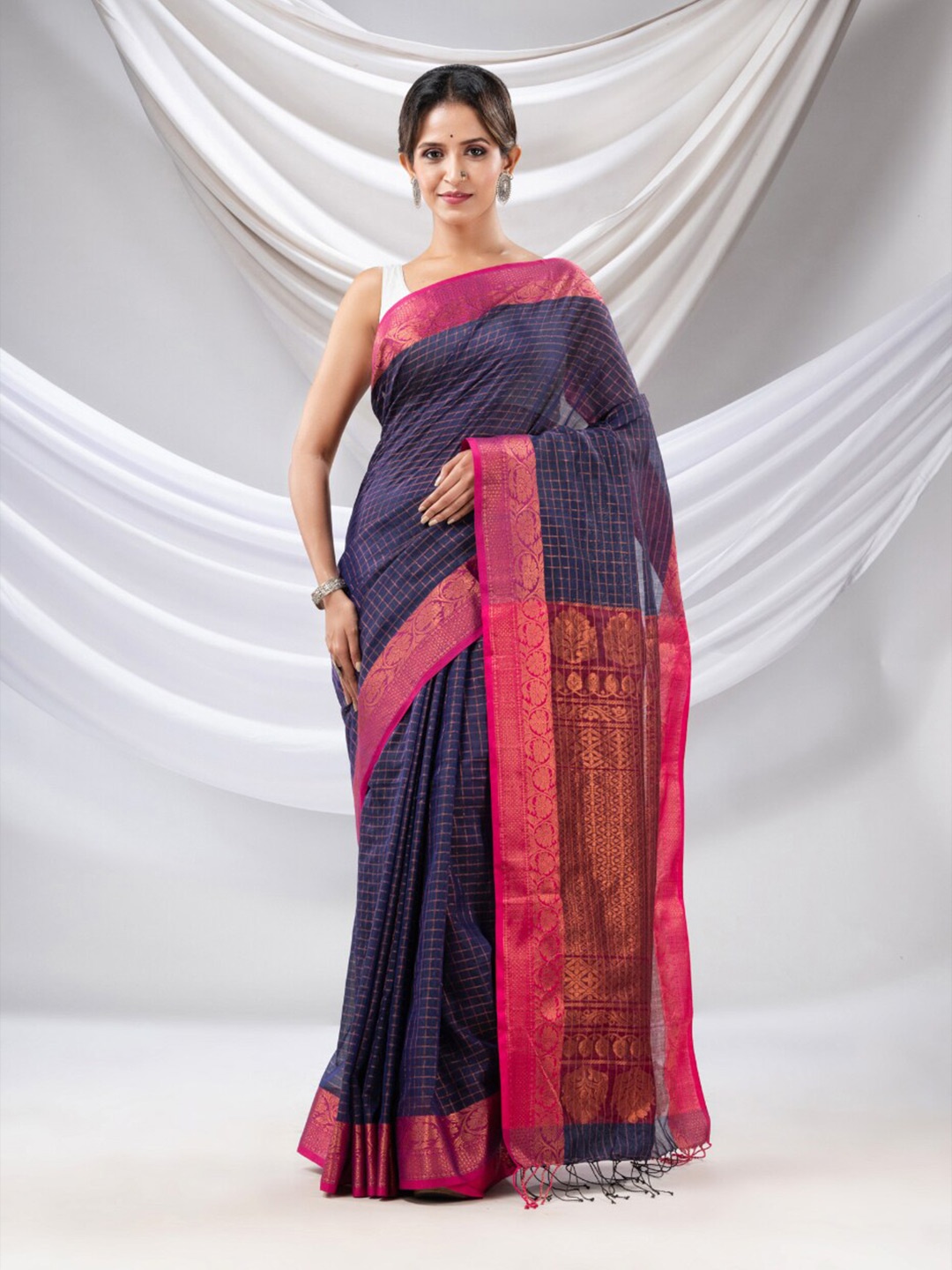 

Charukriti Floral Woven Design Zari Saree, Navy blue