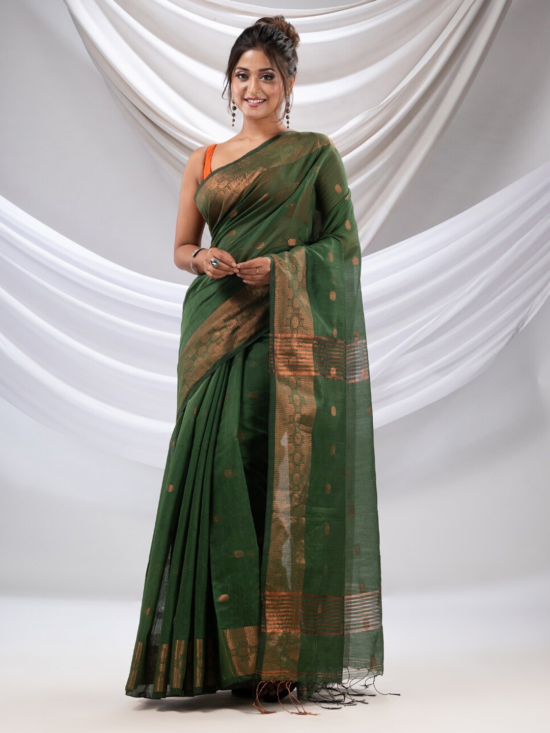 

Charukriti Ethnic Motifs Woven Design Zari Saree, Green