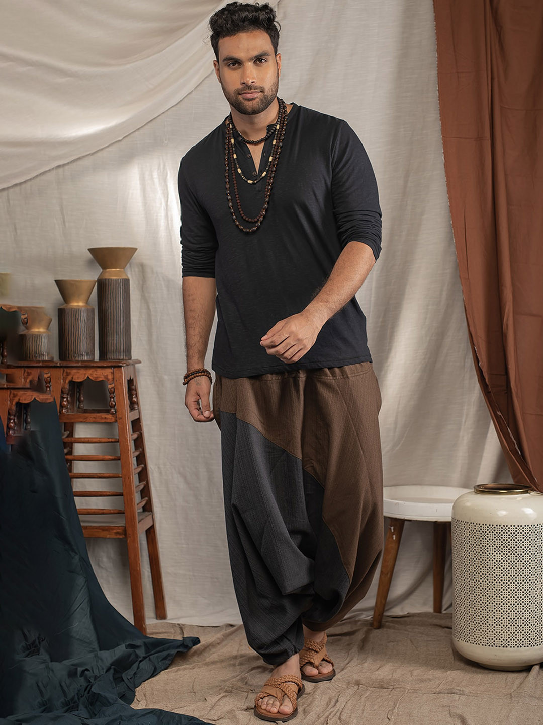 

The Veshti Company Men Colourblocked Pure Cotton Loose-Fit Harem Pants, Brown