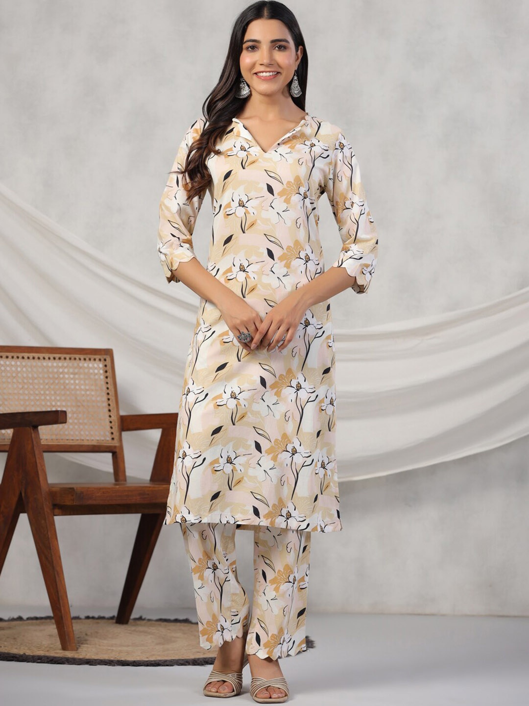 

RangDeep Floral Printed Regular Pure Cotton Kurta With Trousers, Off white