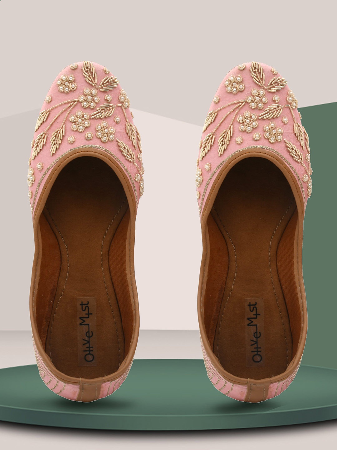 

OLIVE MIST Embellished Ethnic Mojaris, Pink
