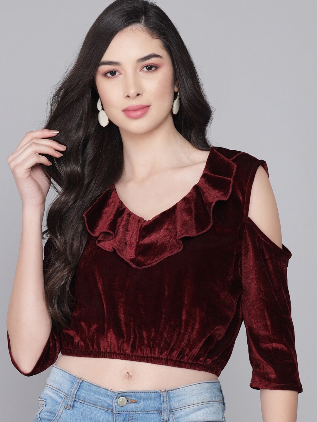 

VAARARO V-Neck Cold-Shoulder Sleeves Ruffles Velvet Boxy Crop Top, Maroon