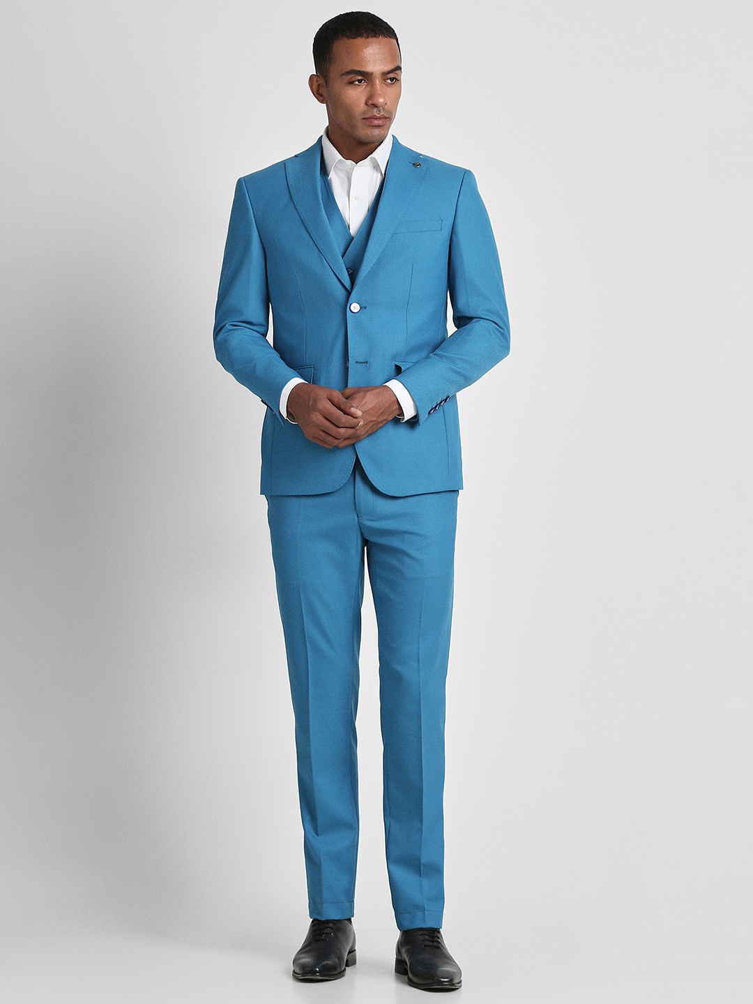 

Peter England Slim-Fit Single-Breasted Three-Piece Formal Suit, Blue