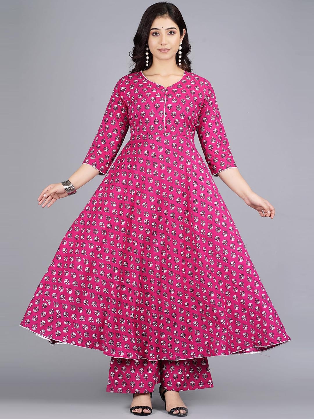 

KPF Floral Printed Sweetheart Neck Gotta Patti Detail Pure Cotton Kurta With Palazzos, Pink