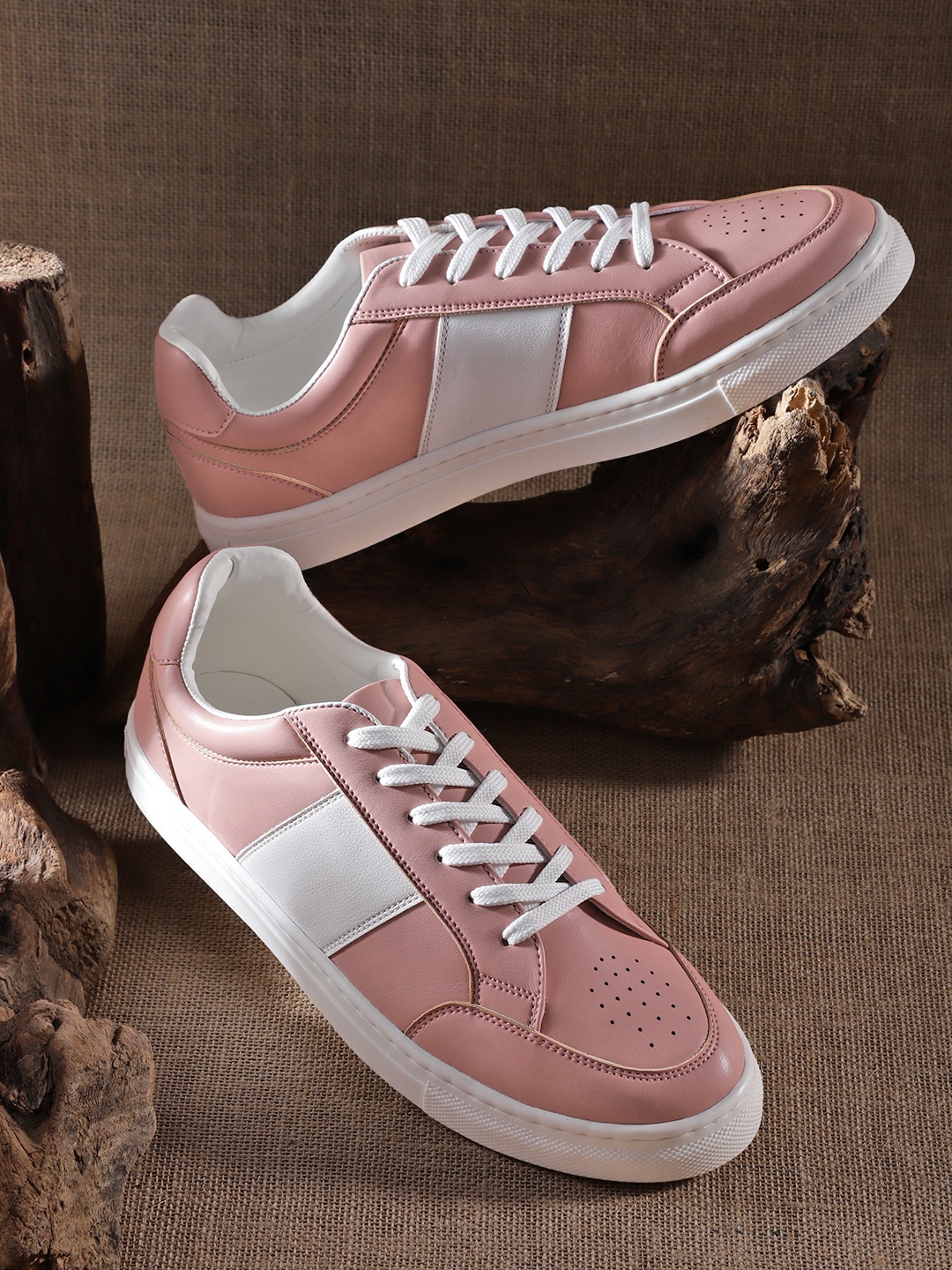 

Roadster The Lifestyle Co Women Sneakers, Pink