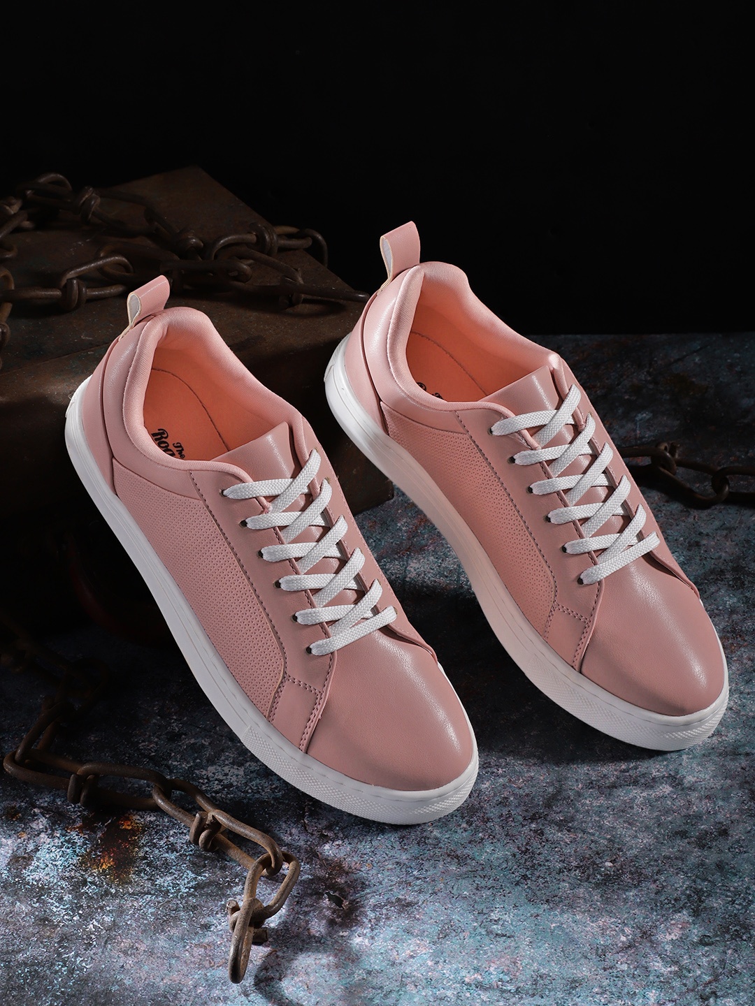 

Roadster The Lifestyle Co. Women Textured Sneakers, Pink
