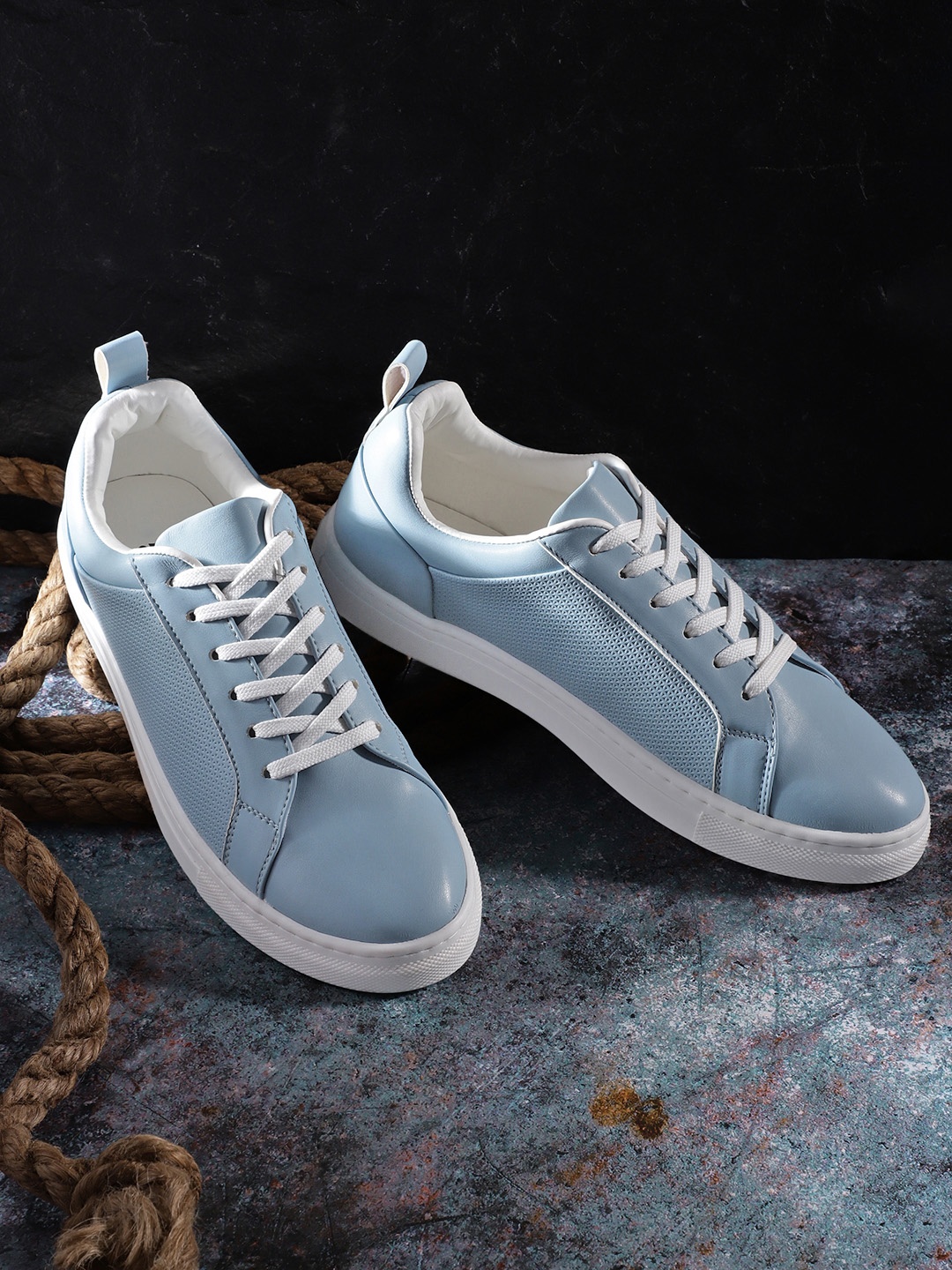 

Roadster The Lifestyle Co. Women Textured Sneakers, Blue