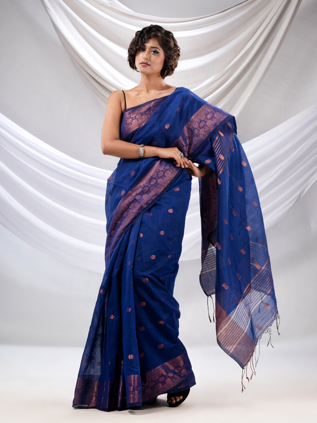 

Charukriti Floral Woven Design Zari Saree, Blue