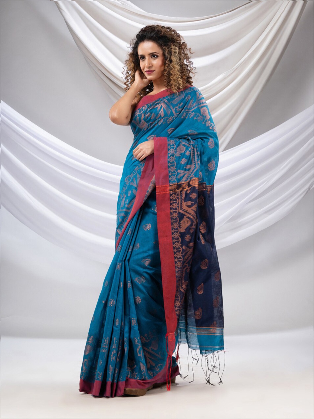 

Charukriti Ethnic Motifs Woven Design Zari Saree, Teal