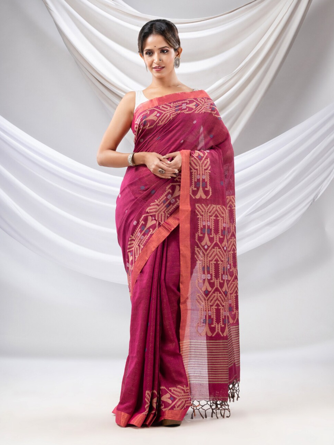 

Charukriti Ethnic Motifs Printed Pure Cotton Saree, Magenta