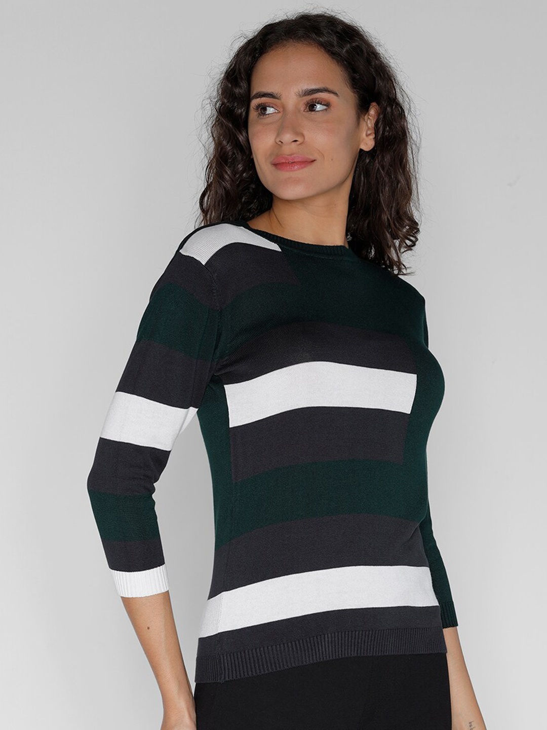 

IDENTITI Colourblocked Round Neck Long Sleeves Pullover Sweater, Green