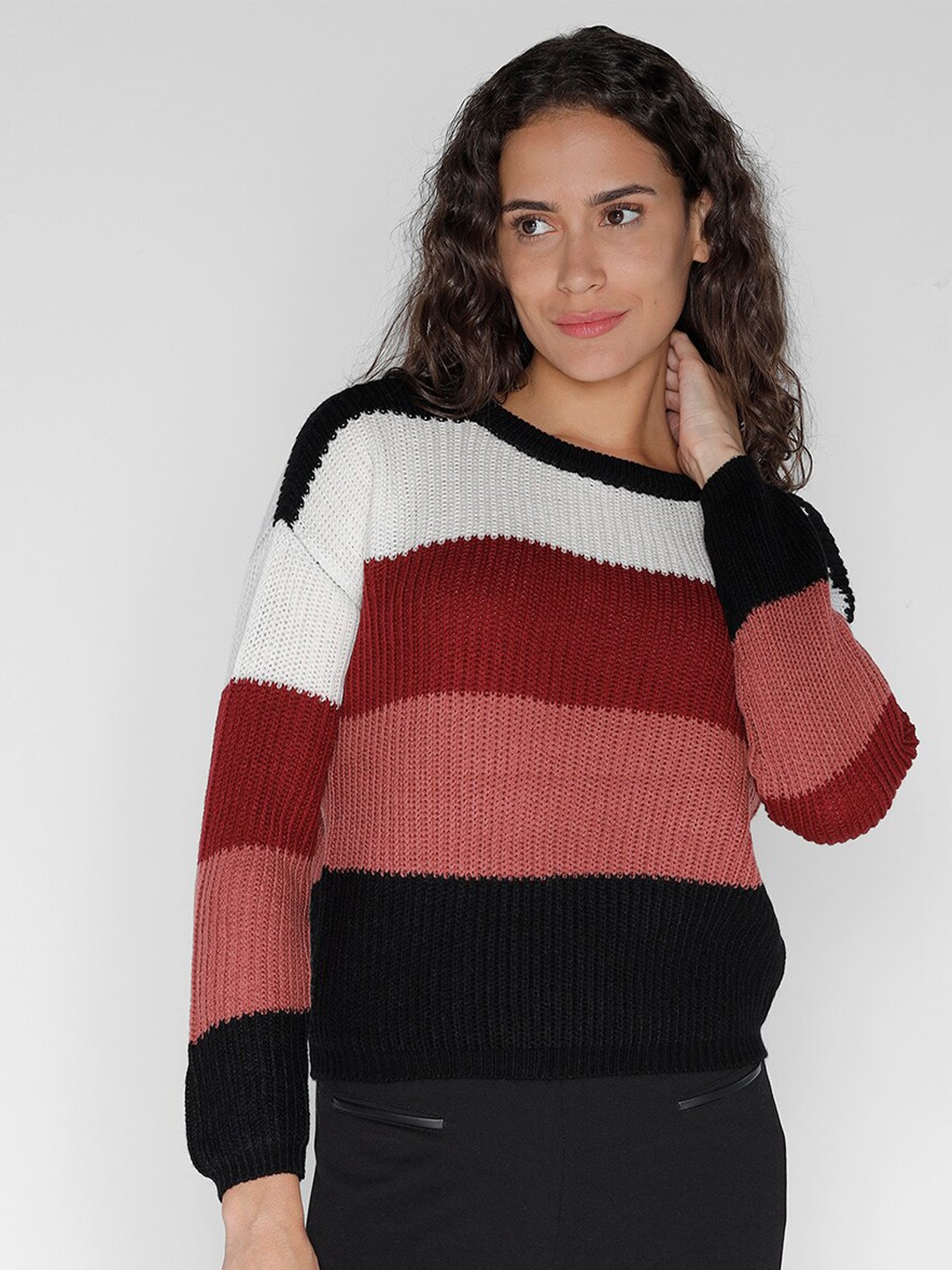 

IDENTITI Colourblocked Round Neck Long Sleeves Pure Cotton Pullover Sweater, Black