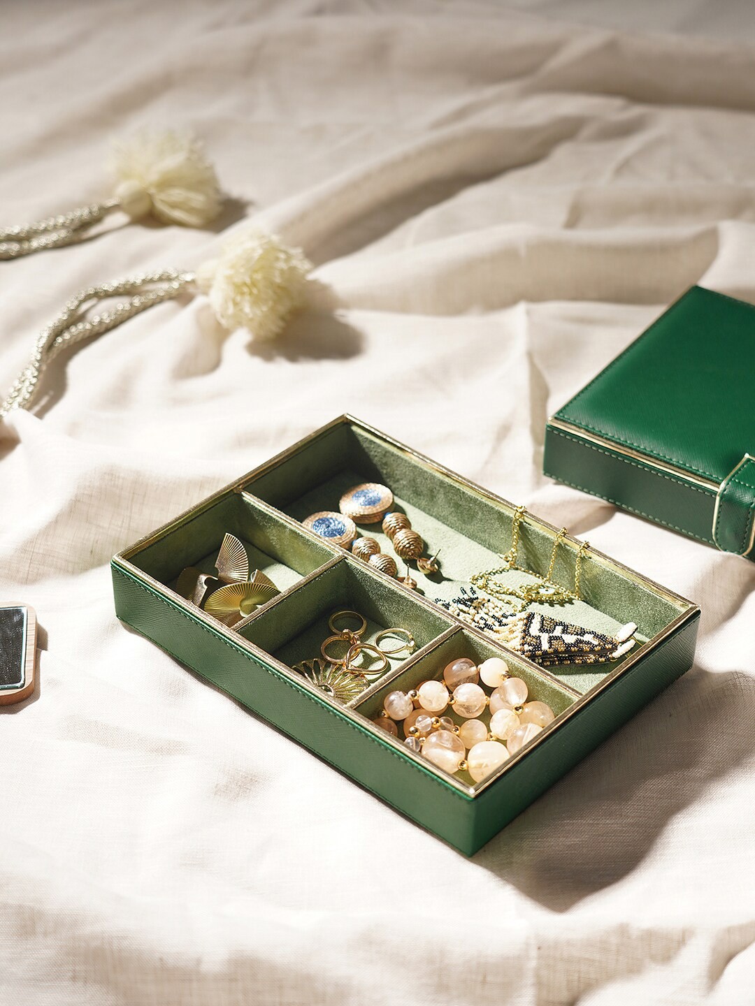 

Pure Home and Living Green Faux Leather Jewellery Organiser