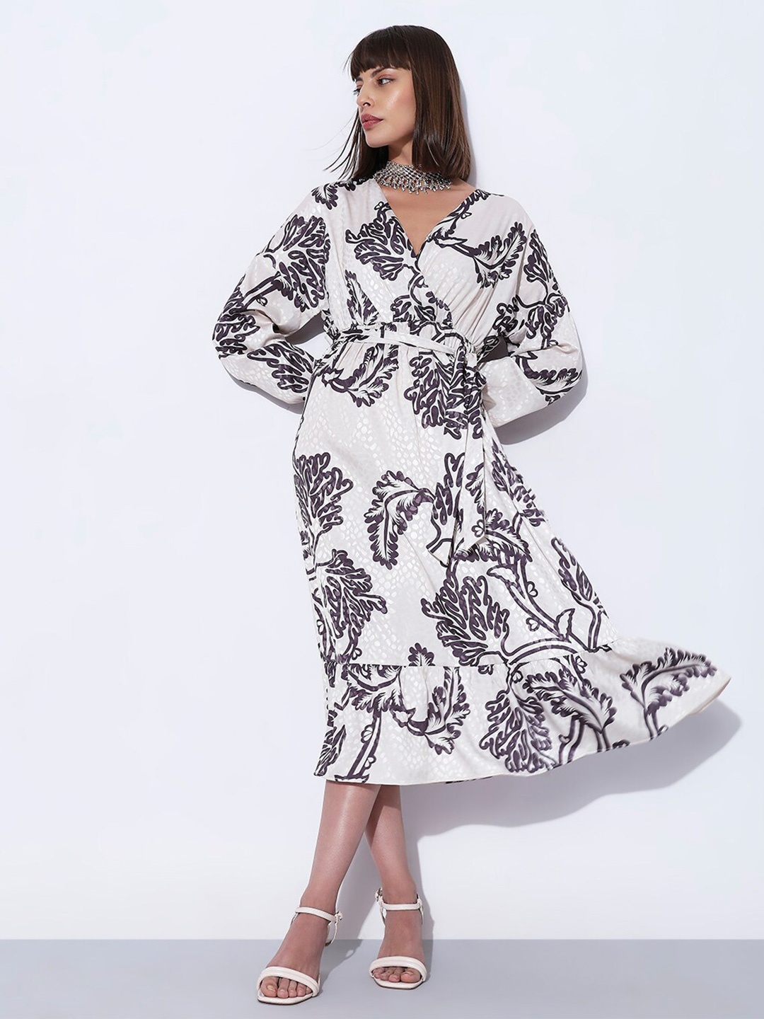 

Vero Moda Off Floral Printed V-Neck A-Line Midi Dress, Off white