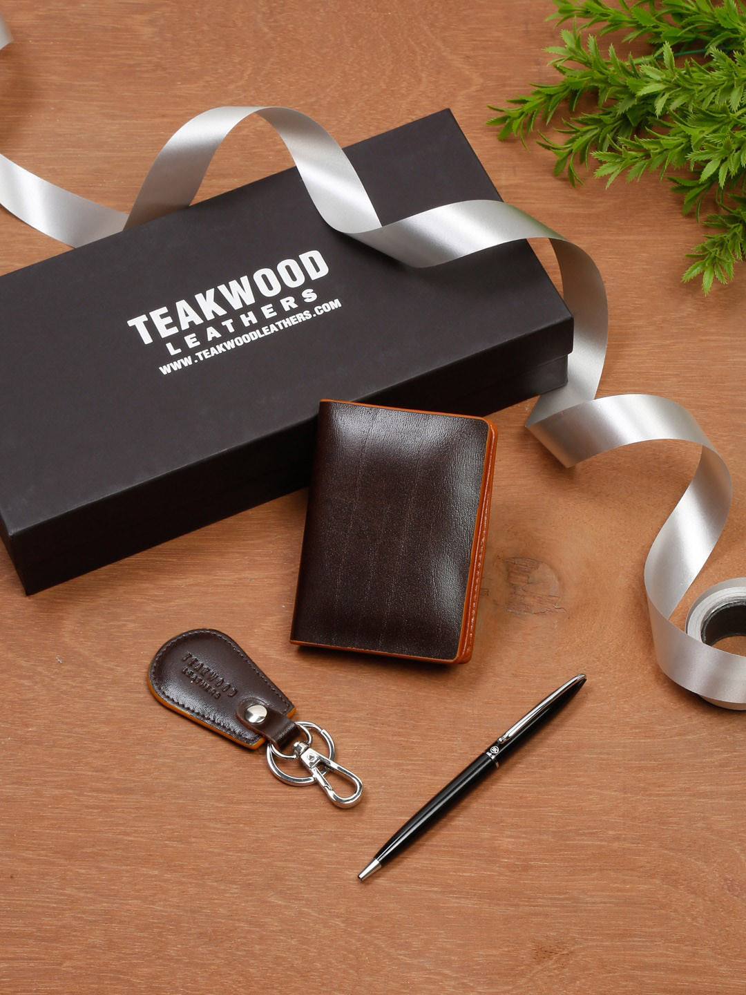 

Teakwood Leathers Men Accessory Gift Set, Brown