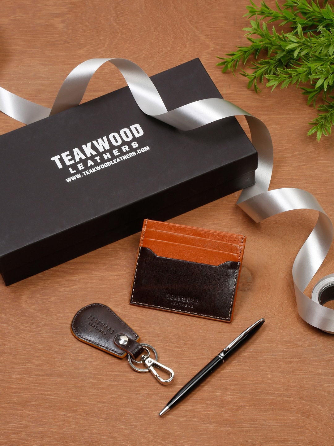 

Teakwood Leathers Men Accessory Gift Set, Brown