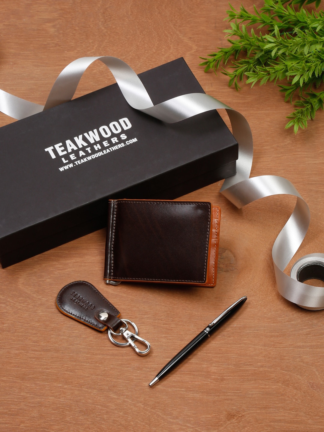 

Teakwood Leathers Men Accessory Gift Set, Brown