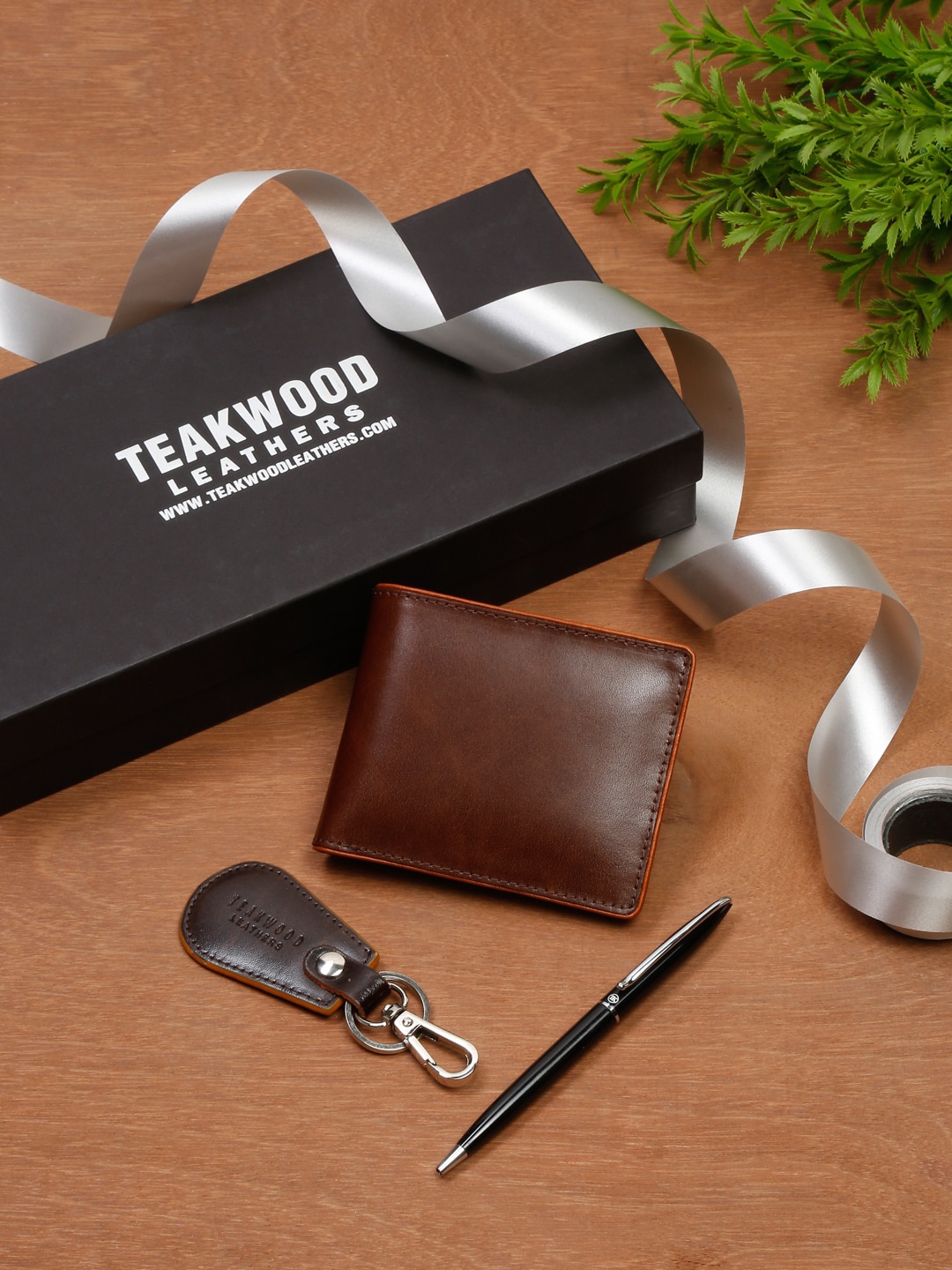 

Teakwood Leathers Men Accessory Gift Set, Brown