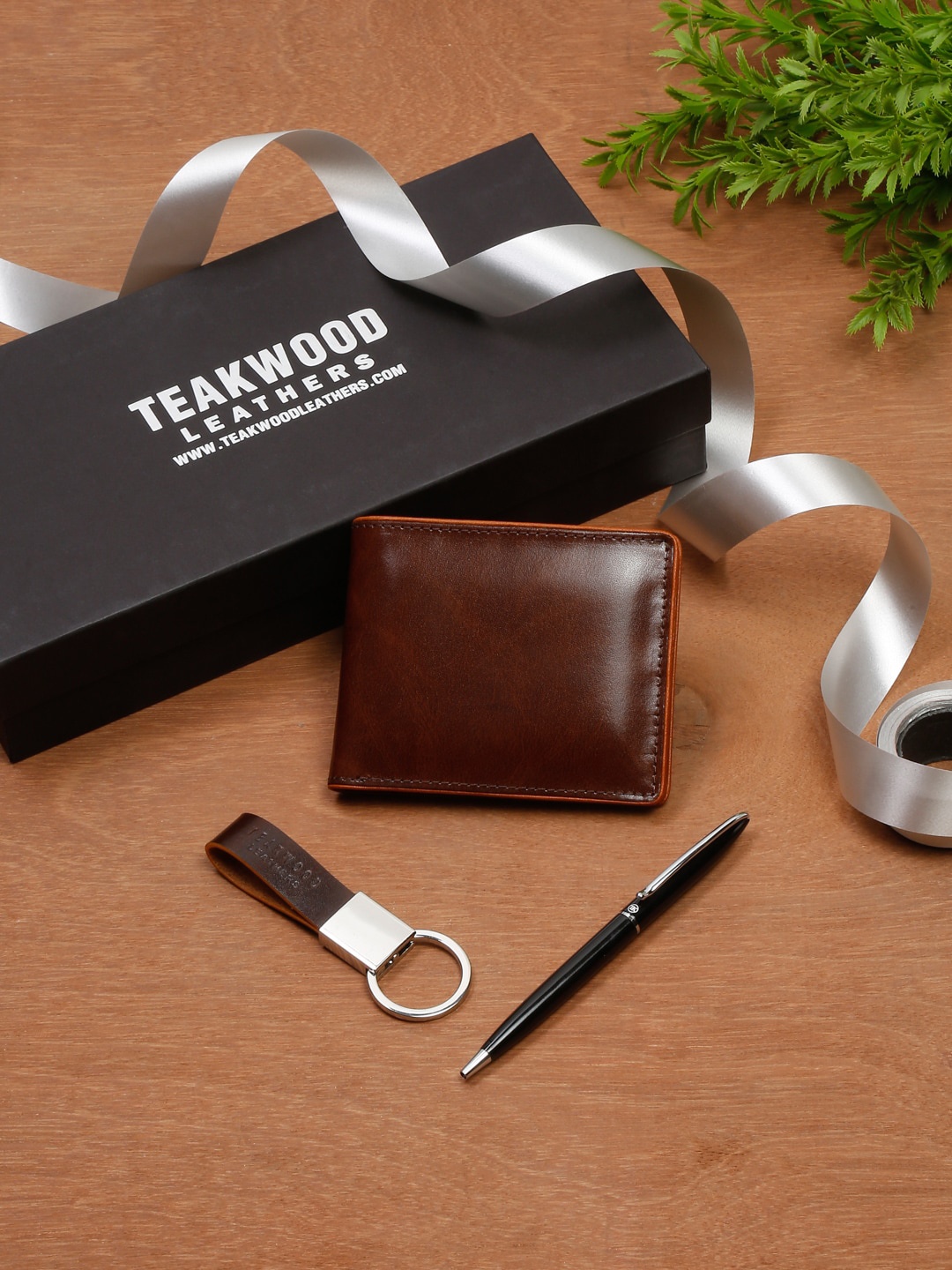 

Teakwood Leathers Men Accessory Gift Set, Brown