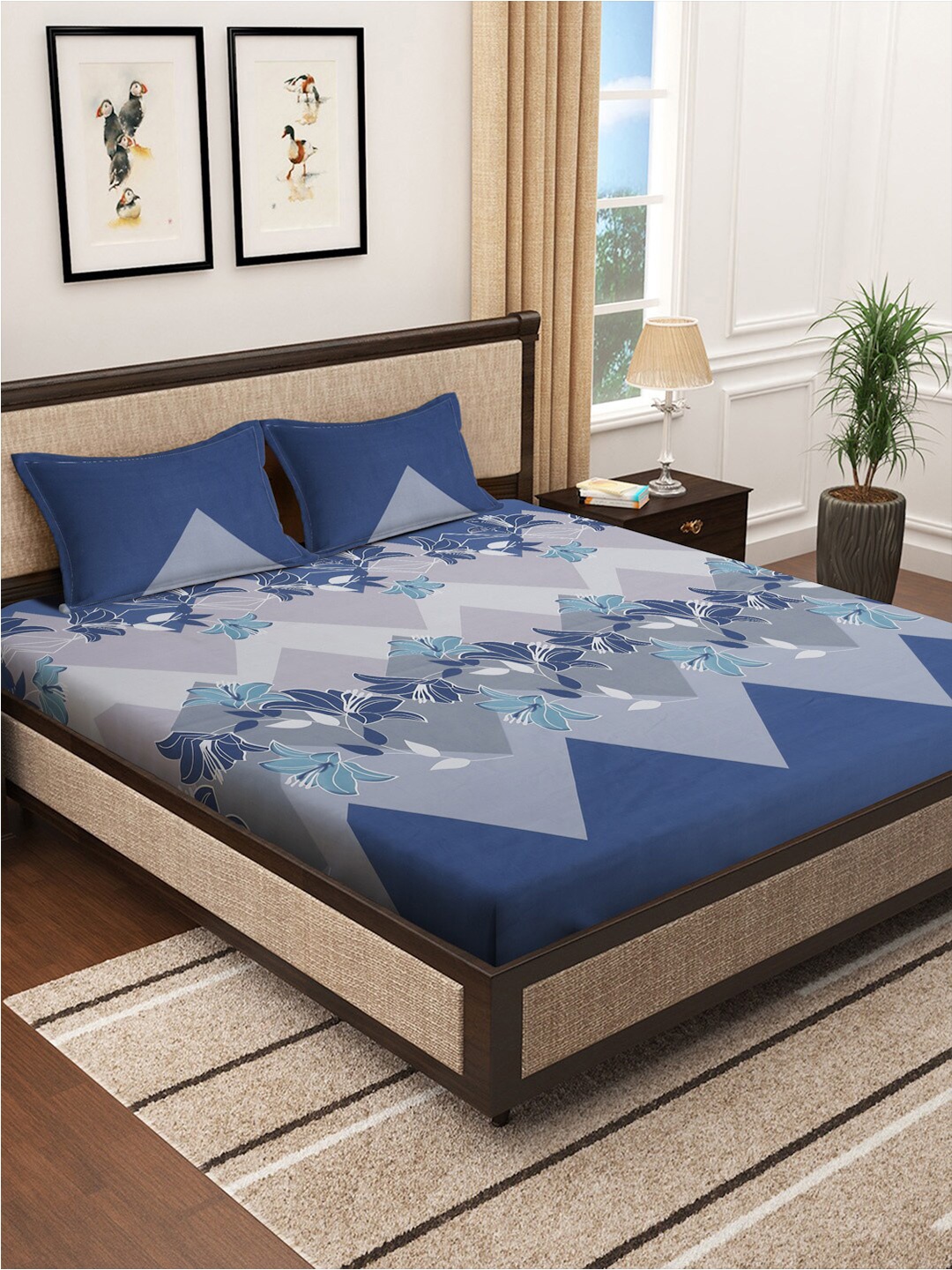 

SOKNACK Blue & White Floral 300 TC King Bedsheet with 2 Pillow Covers