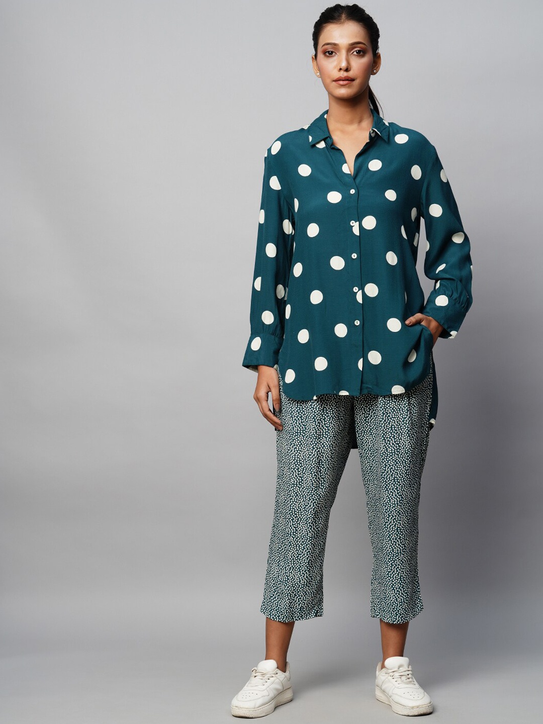 

Modern Indian by CHEMISTRY Polka Dot Printed Shirt With Trousers, Green