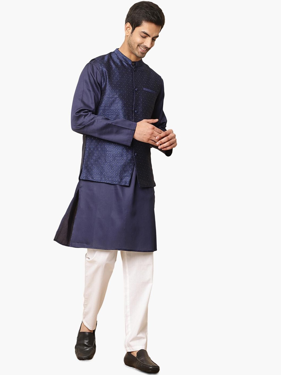 

Virgio Mandarin Collar Kurta With Trousers & Nehru Jacket, Navy blue
