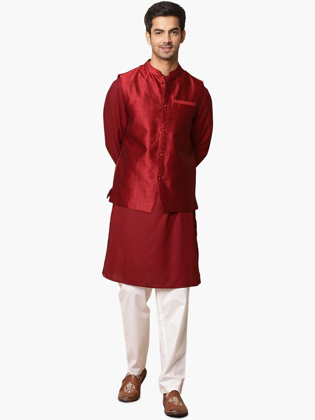 

Virgio Mandarin Collar Pure Cotton Kurta With Trousers, Maroon