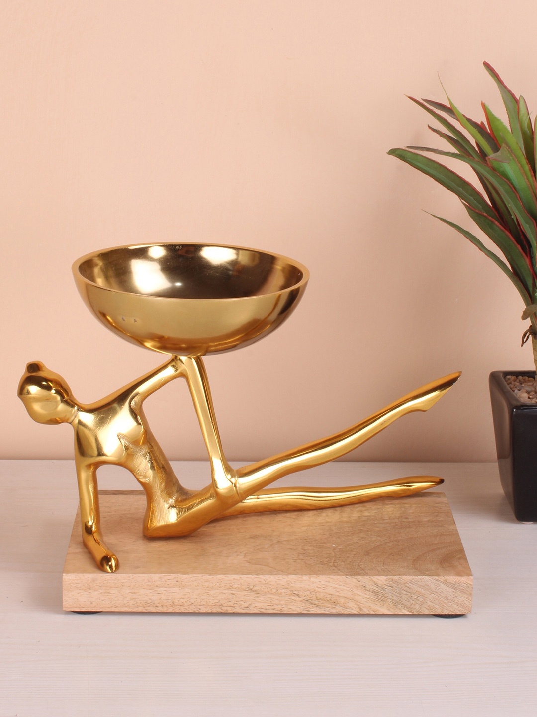 

STITCHNEST Golden Lady Bowl Figurine Showpiece, Gold