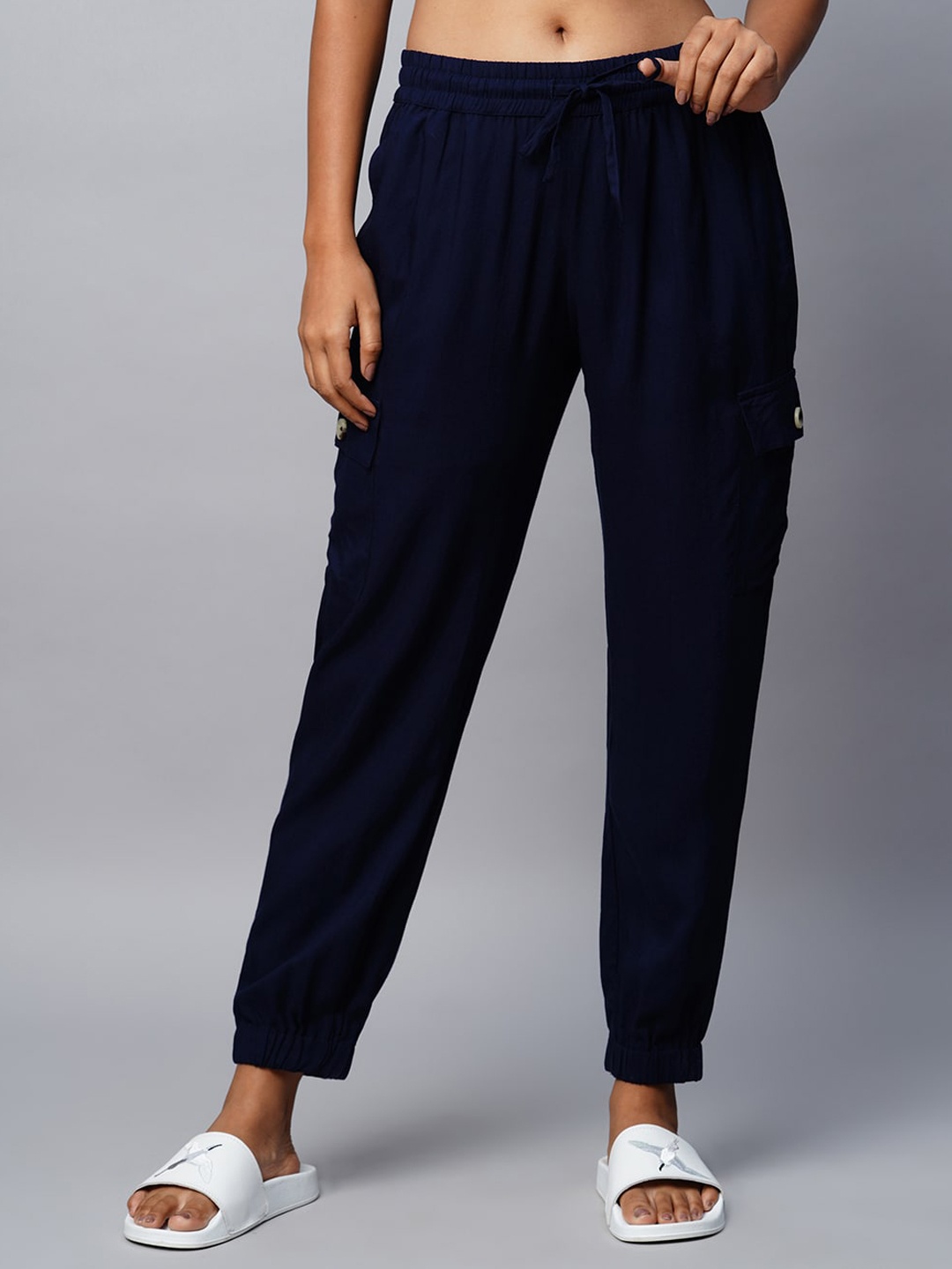 

Chemistry Women Mid Rise Clean Look Jogger Jeans, Navy blue