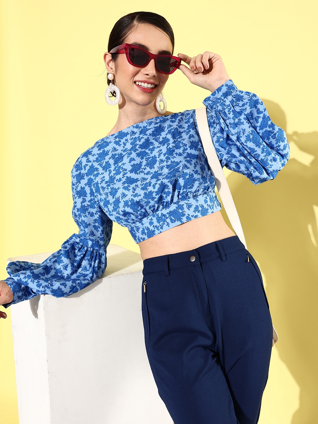 

QUIERO Floral Printed Puff Sleeve Crepe Blouson Crop Top, Blue