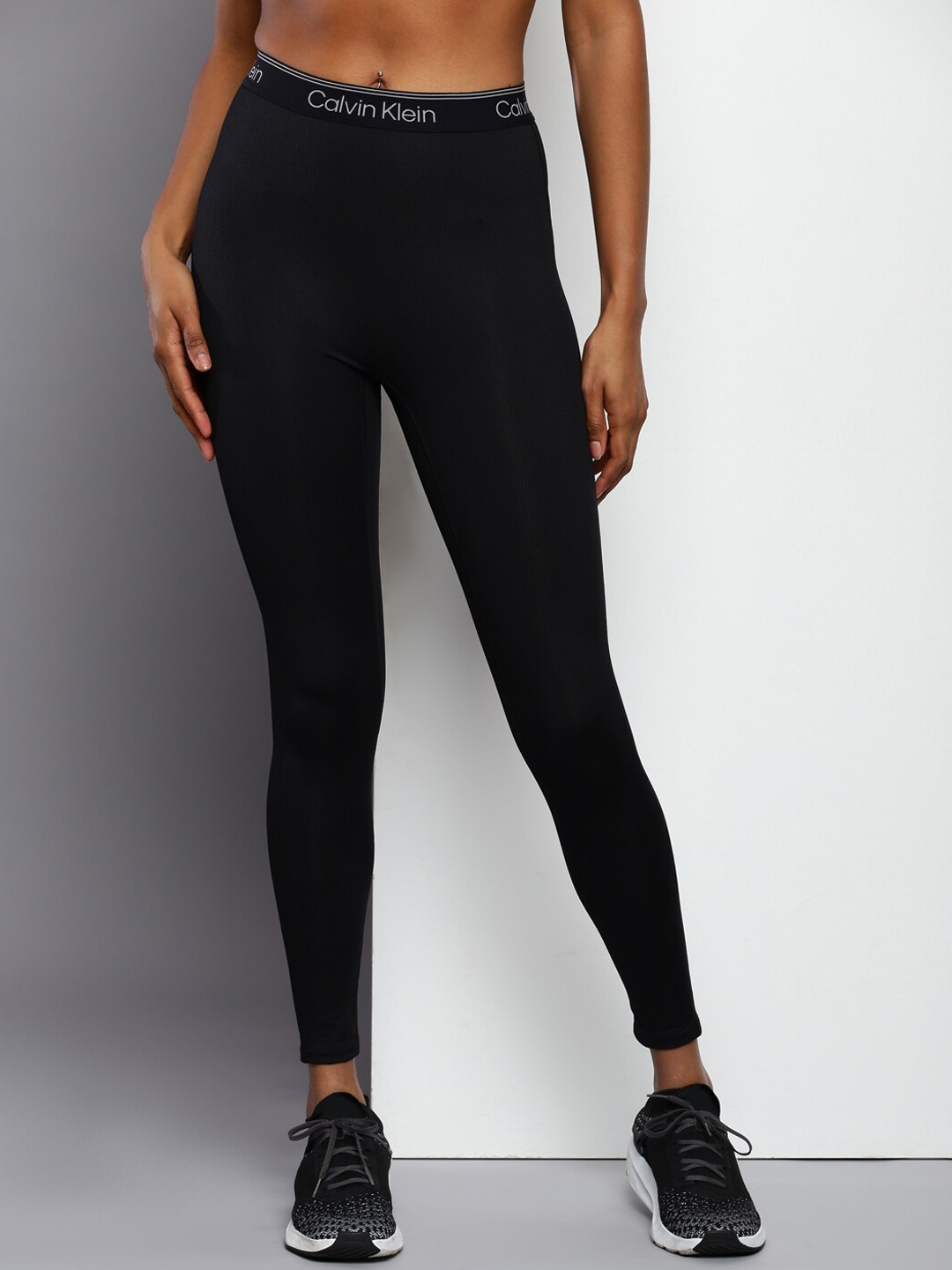 

Calvin Klein Jeans Mid-Rise Cropped Tights, Black