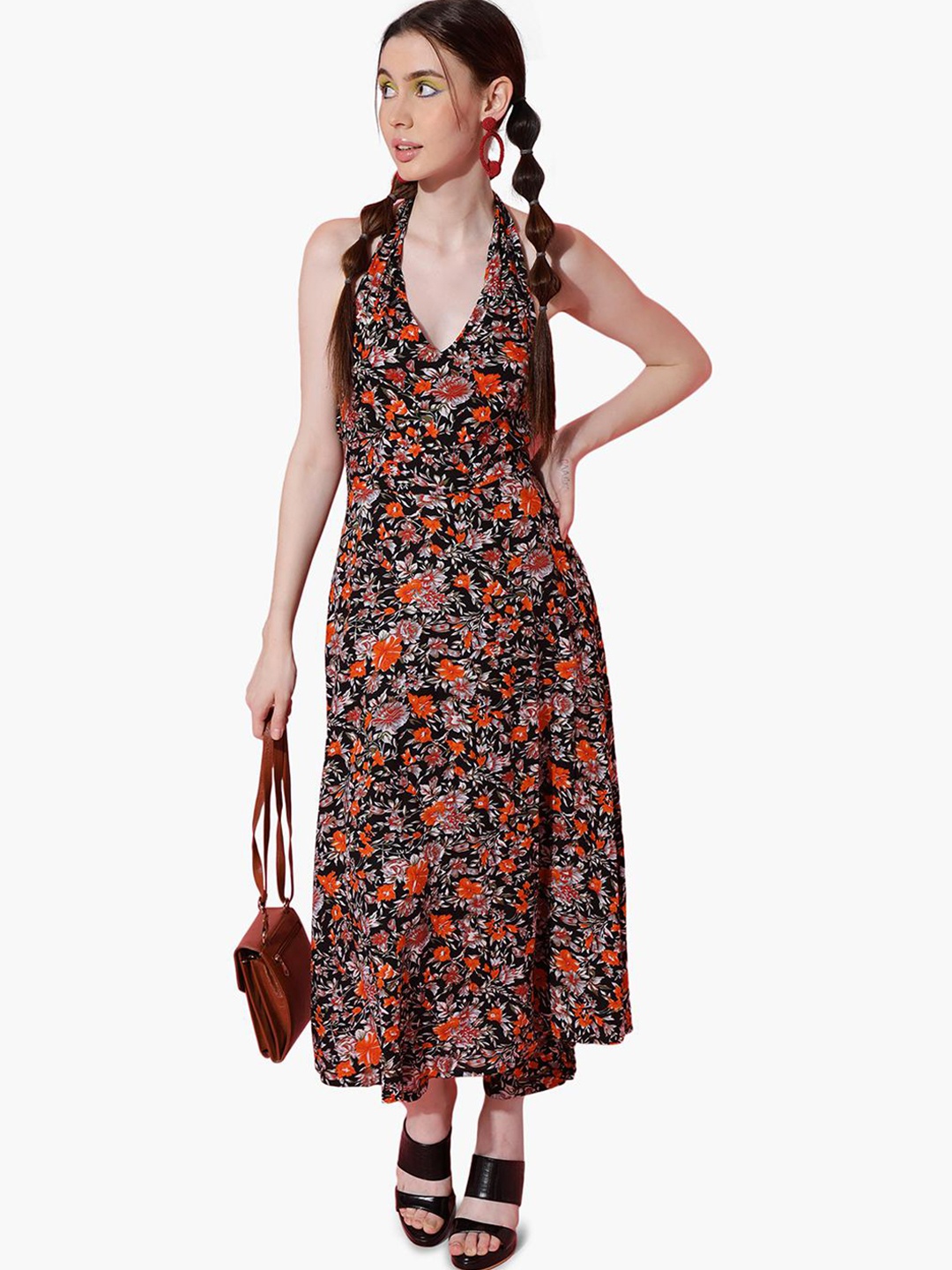 

Virgio Floral Printed Halter Neck Kurta With Trousers, Navy blue