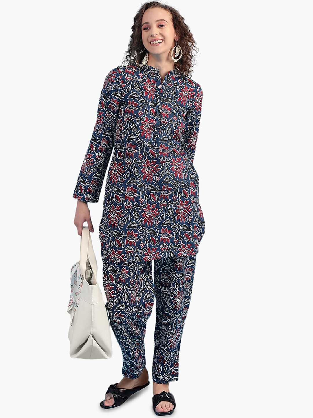 

Virgio Floral Printed Mandarin Collar Pure Cotton Kurta With Trousers, Blue