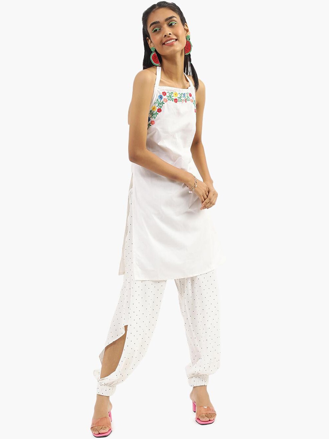 

Virgio Floral Embroidered Pure Cotton Kurta With Salwar, White