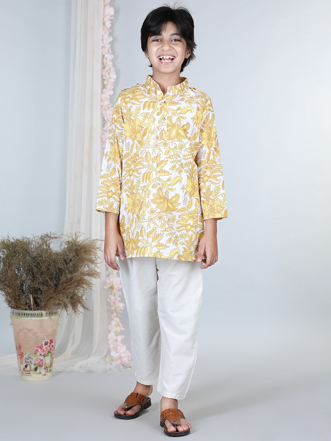 

Cutiekins Boys Floral Printed Band Collar Straight Kurta with Trousers, White