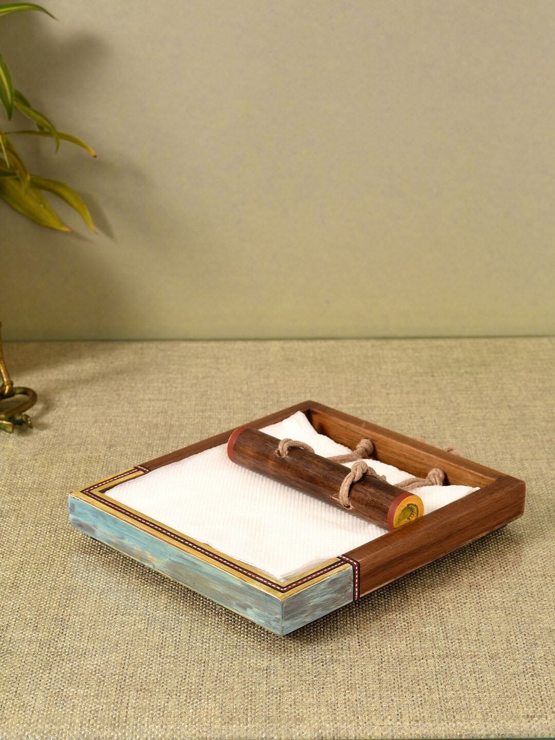 

AAKRITI ART CREATIONS Brown & Blue Colourblocked Wooden Tissue Holder
