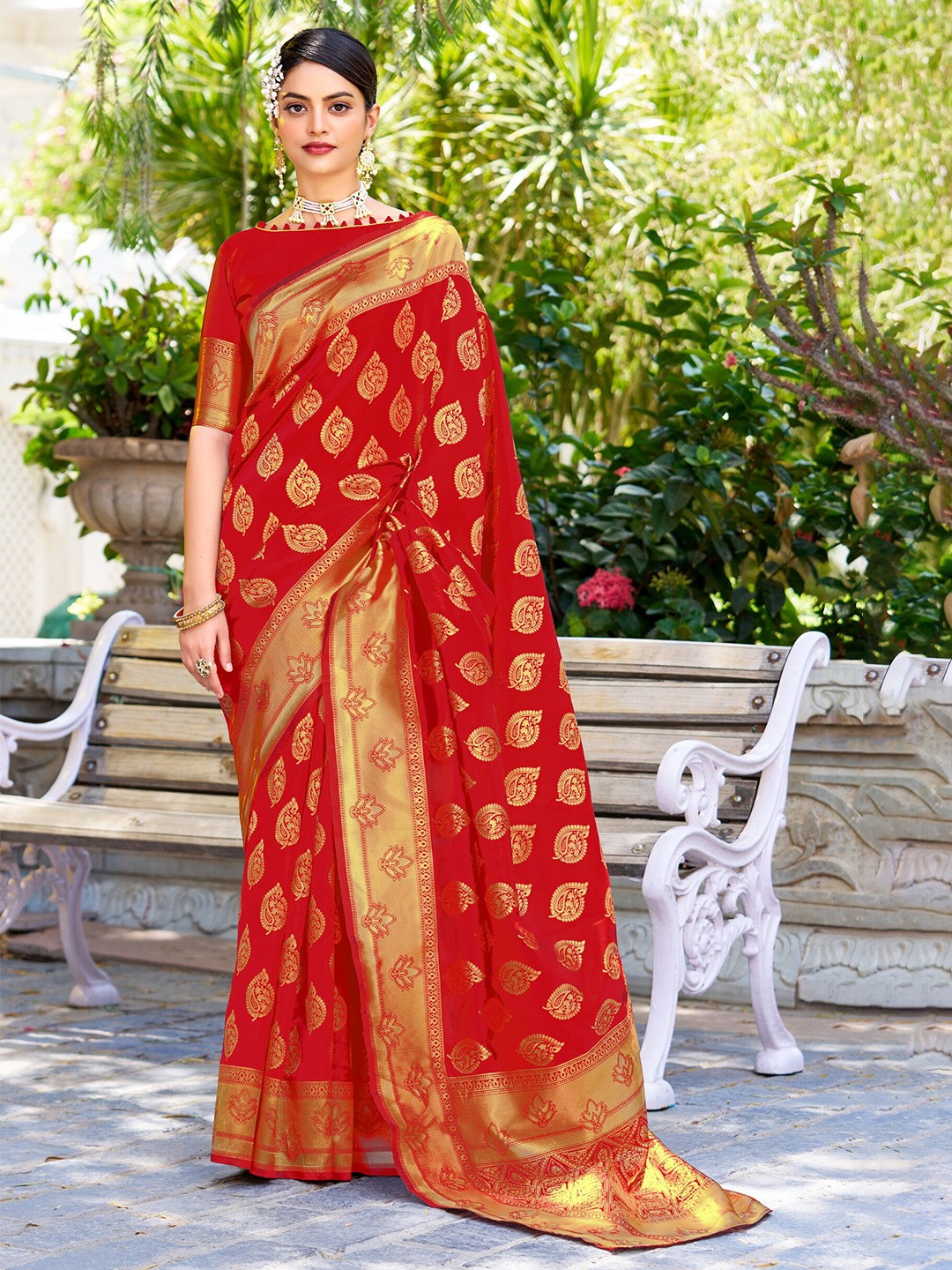 

SARIYA Ethnic Motifs Woven Design Zari Banarasi Saree, Red