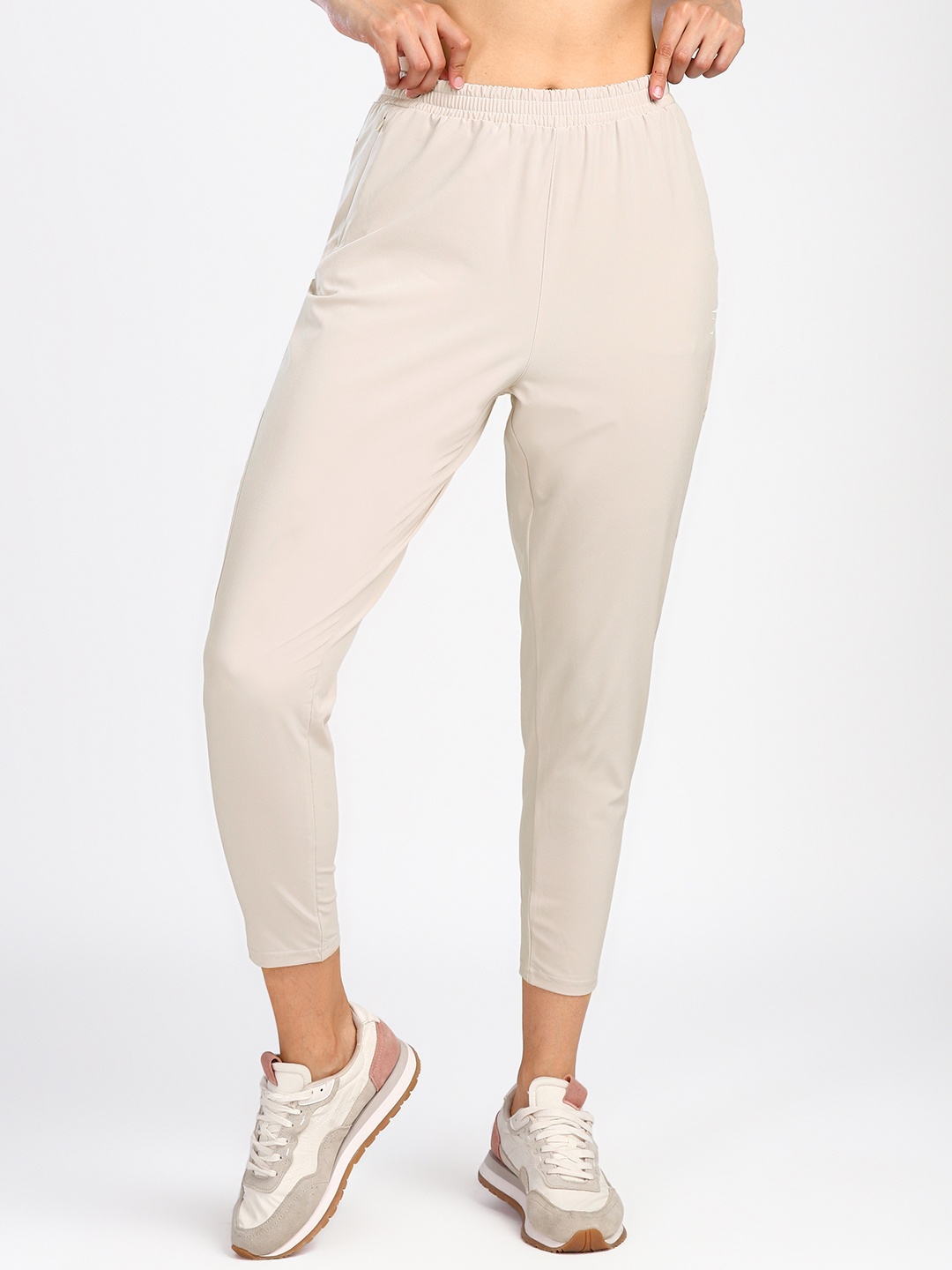 

Gymshark Women Maximise Cropped Track Pants, Grey