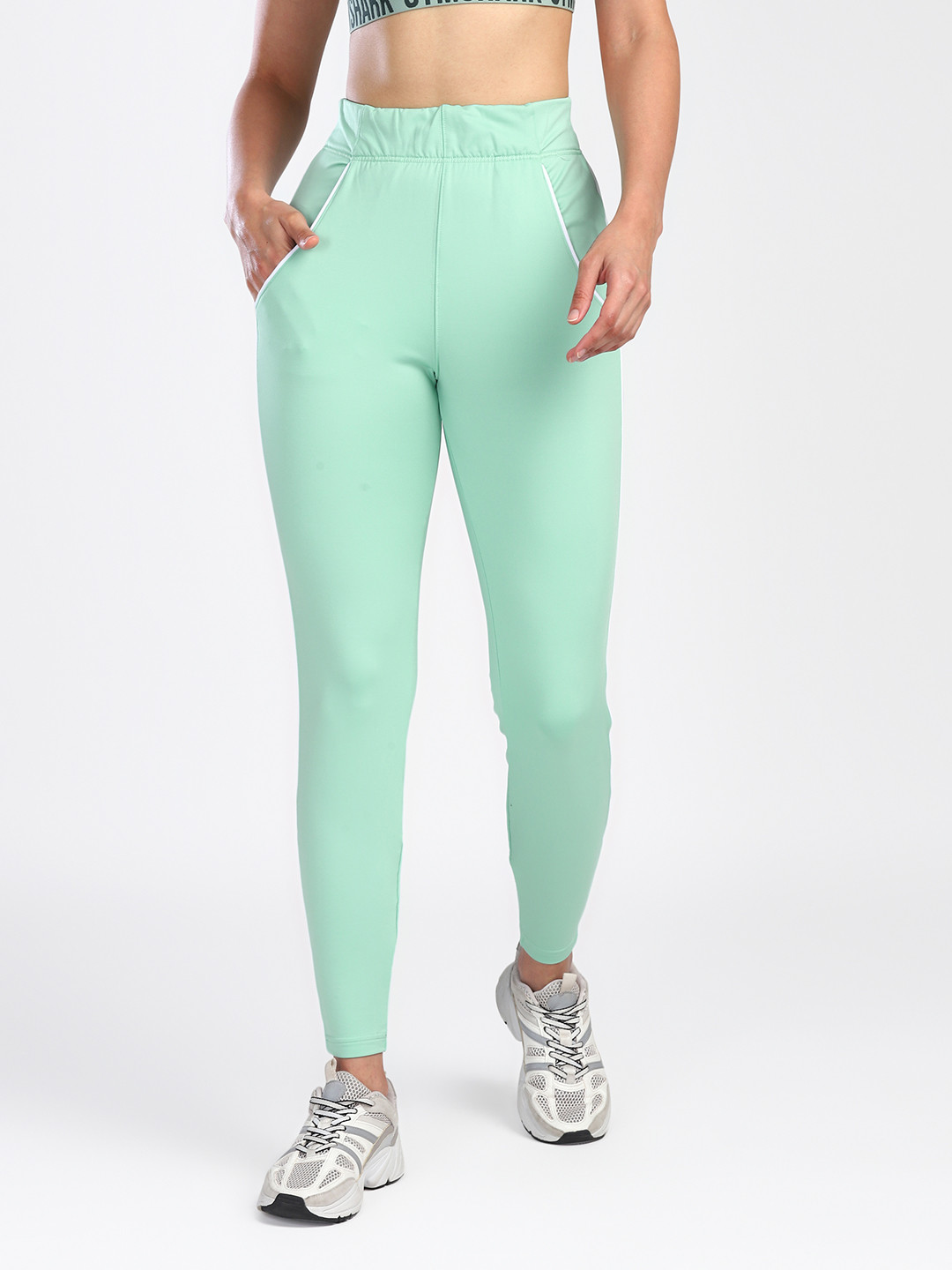 

Gymshark Women Solid Recess Track Pants, Sea green