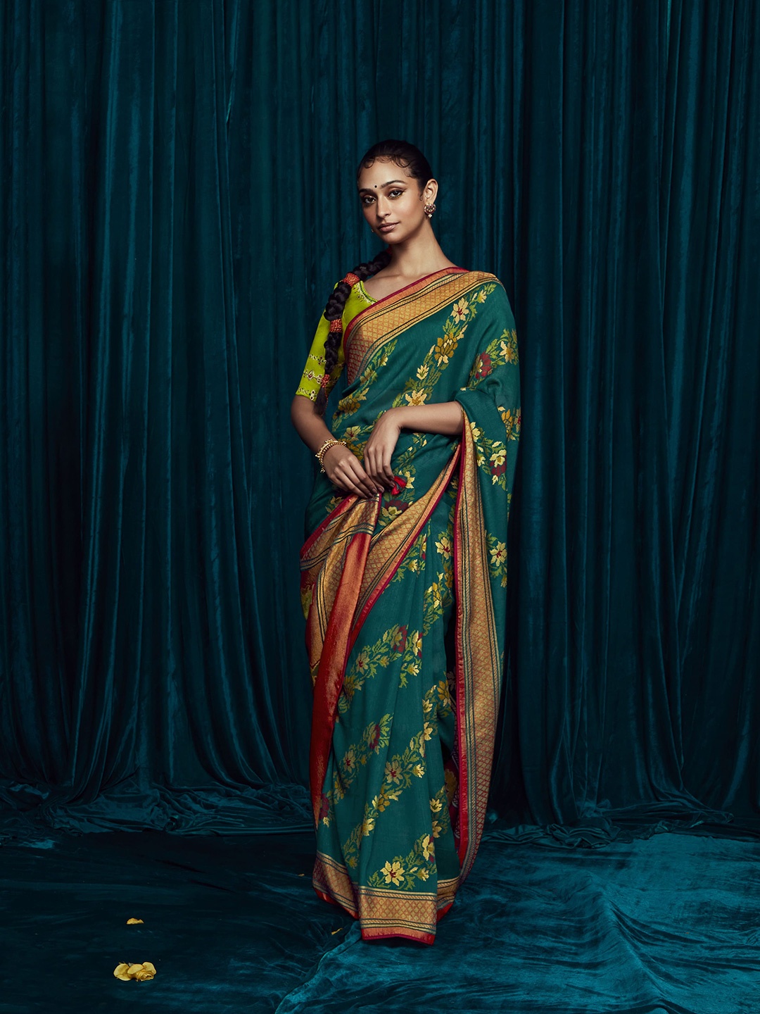 

elora Ethnic Motifs Woven Design Zari Brasso Bhagalpuri Saree, Green