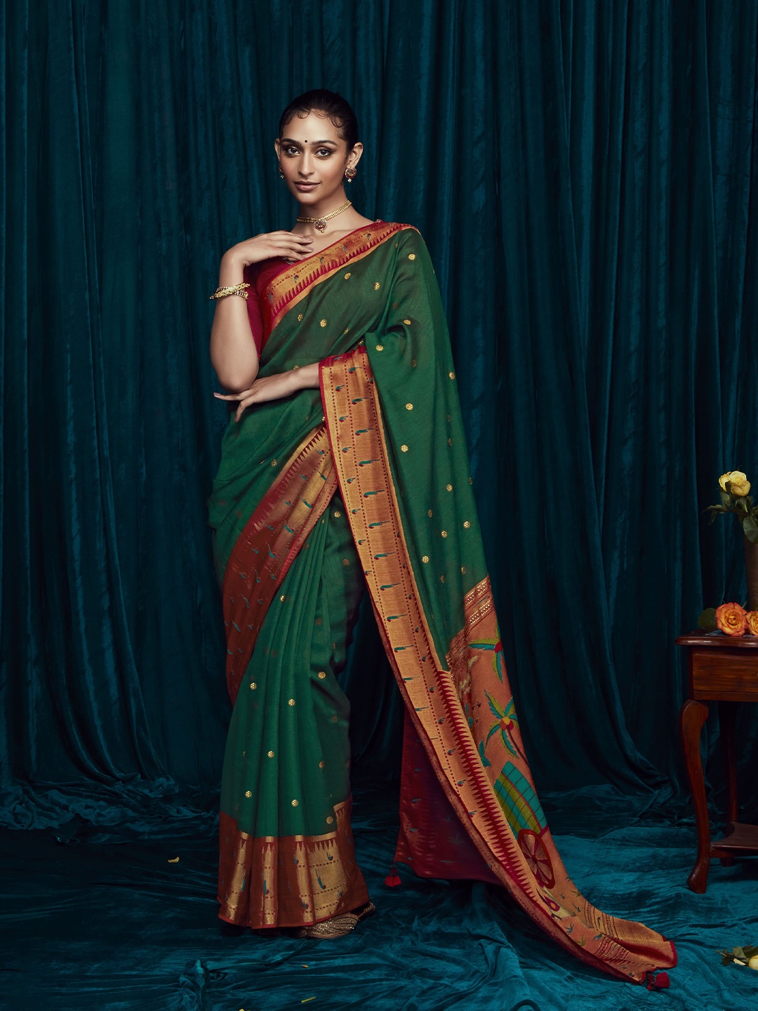 

elora Ethnic Motitfs Woven Design Zari Brasso Bhagalpuri Saree, Green