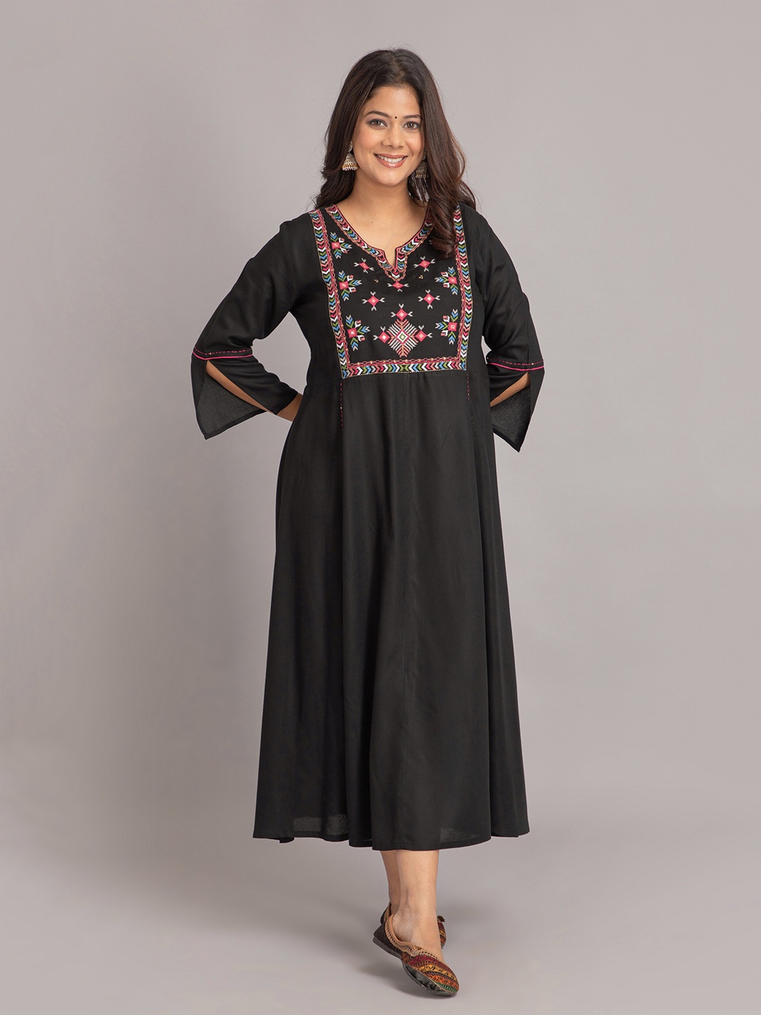 

SUTI Ethnic Motifs Embroidered A-Line Midi Dress, Black