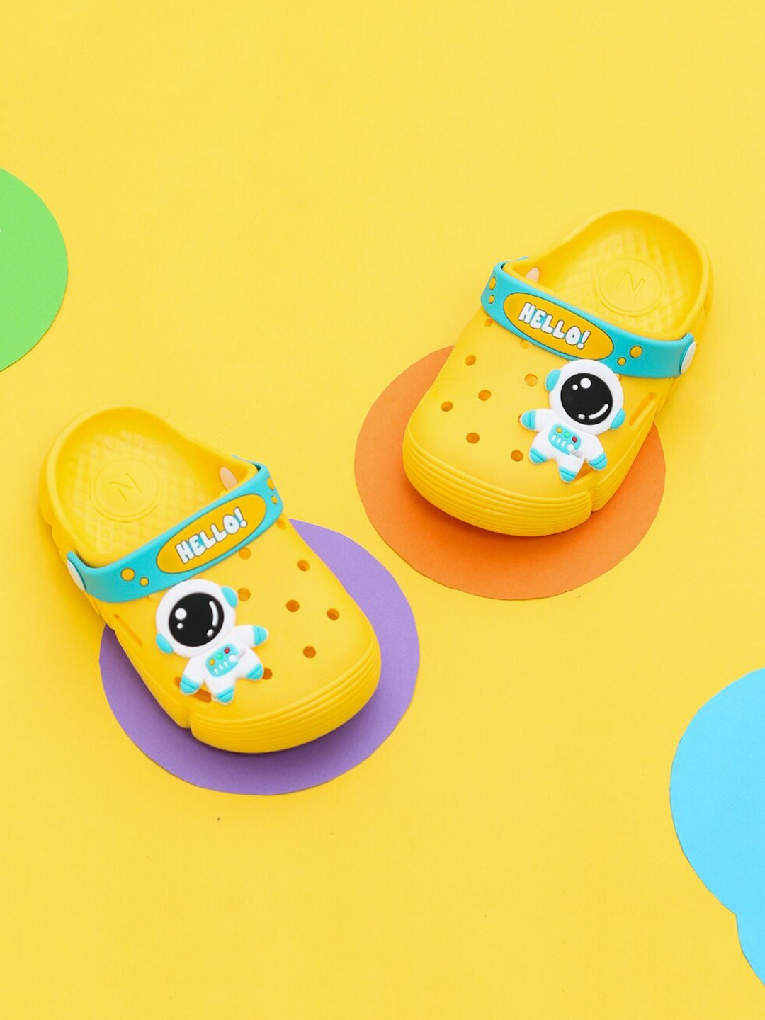 

Yellow Bee Boys Astro Applique Clogs