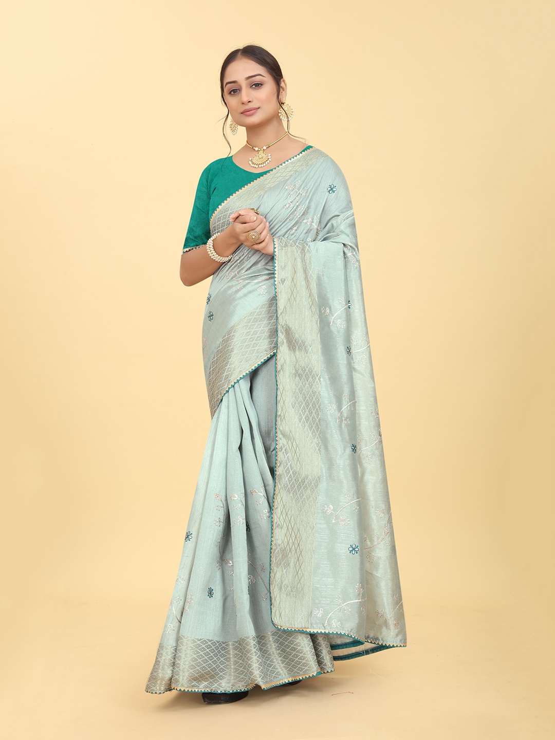 

Kiwie Floral Embroidered Saree, Blue