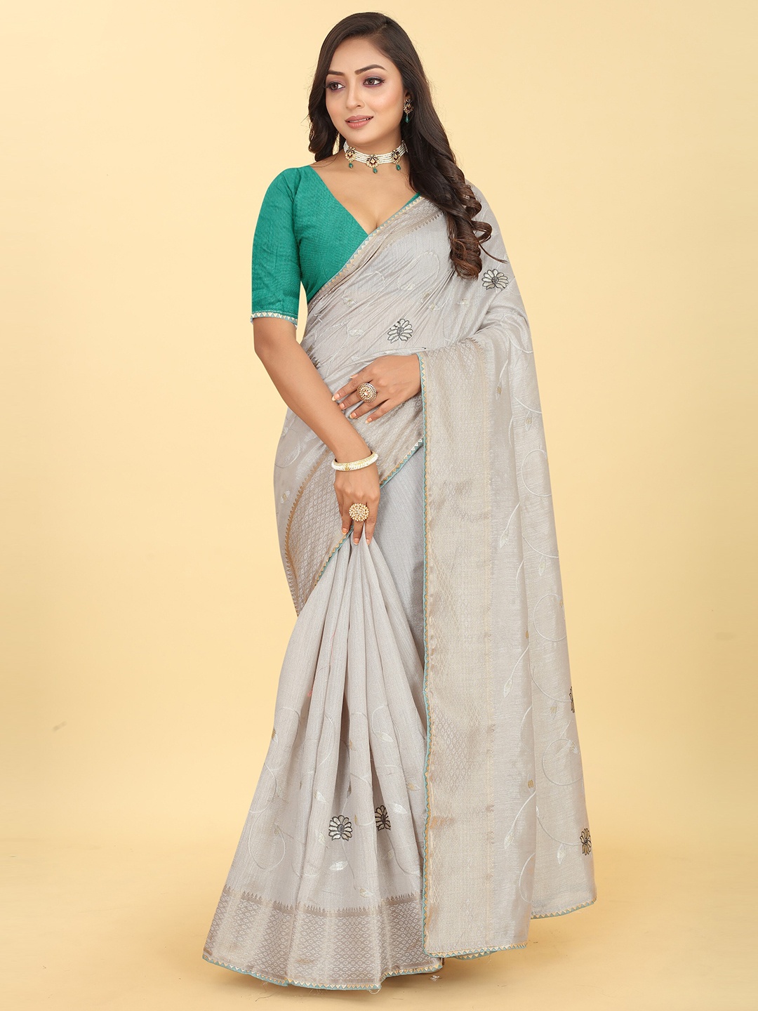 

Kiwie Floral Embroidered Zari Saree, Grey
