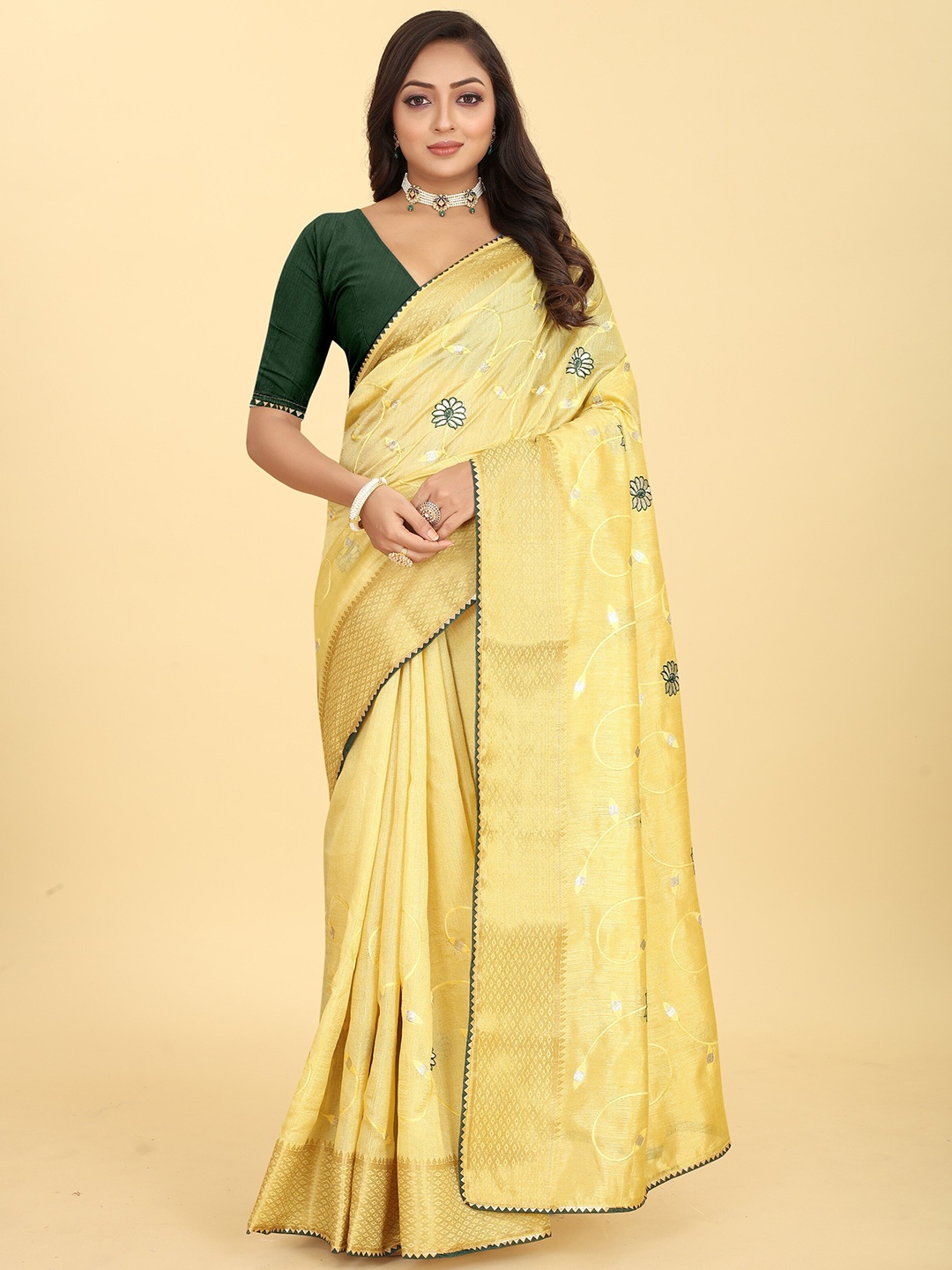 

Kiwie Ethnic Motifs Zari Saree, Yellow